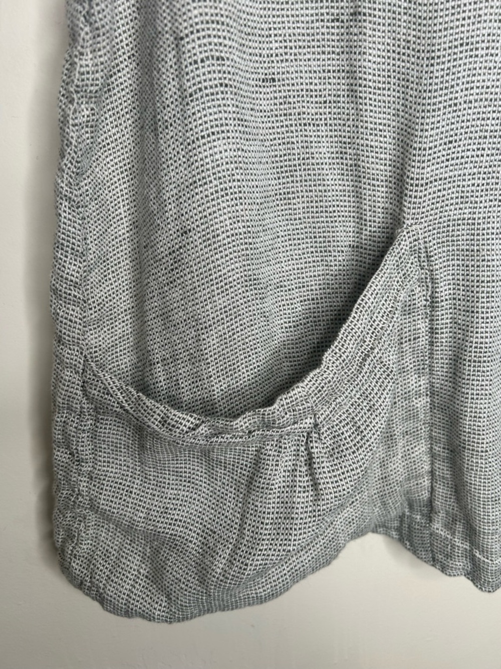 Flax Blousy Black Cream 100% Linen Tank Top Pockets Size M - Picture 3 of 7